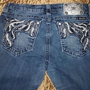 Super cute Miss Me jeans. 30x31. No holes or flaws